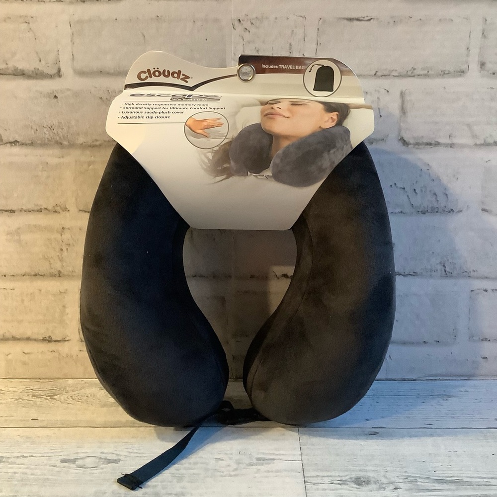 CLOUDZ Escape Premium Memory-Foam Travel Pillow